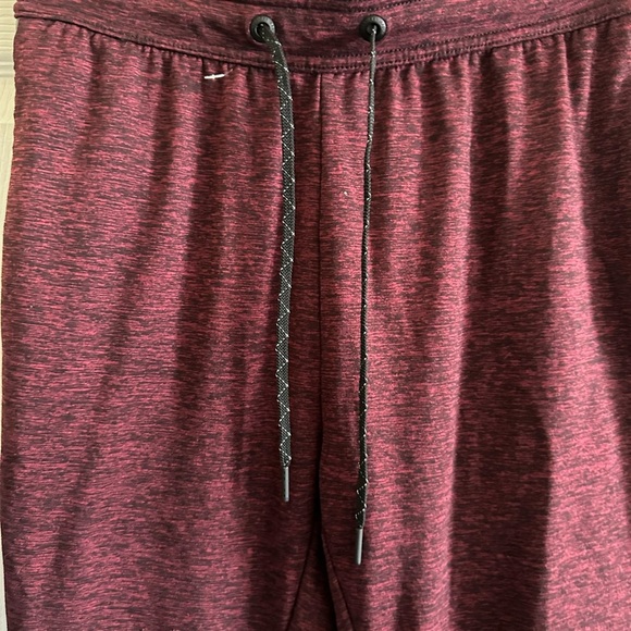 American Eagle Outfitters Joggers with Elastic Waistband and zipper pockets Med - Picture 4 of 5